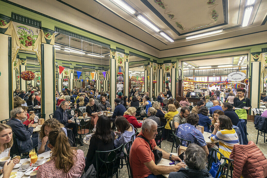 Confeitaria do Bolhao, historisches Café innen, Porto, Portugal