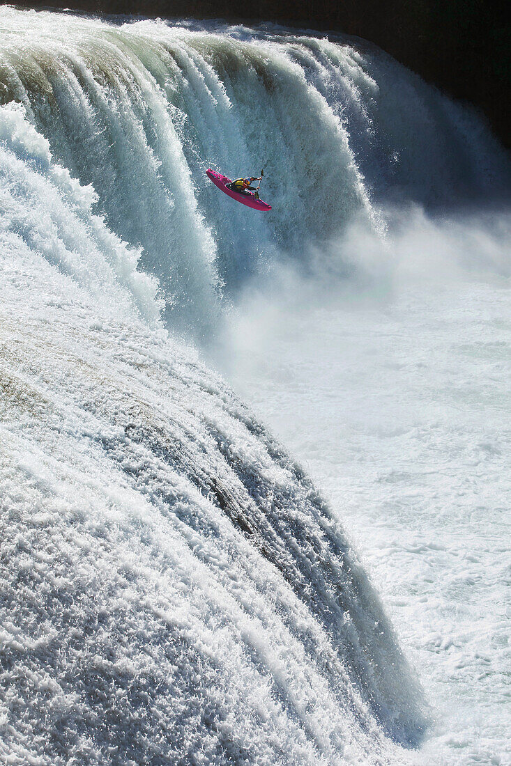 Dane Jackson runs the firts set of waterfalls during the Rey del R??o competition in Agua Azul in Chiapas, M??xico