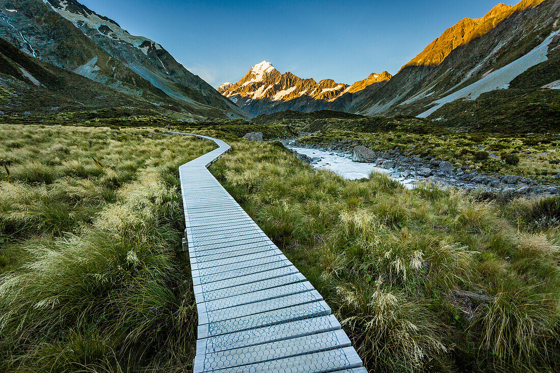 Landscape with mountain trail towards Mount Cook, Canterbury, New Zealand