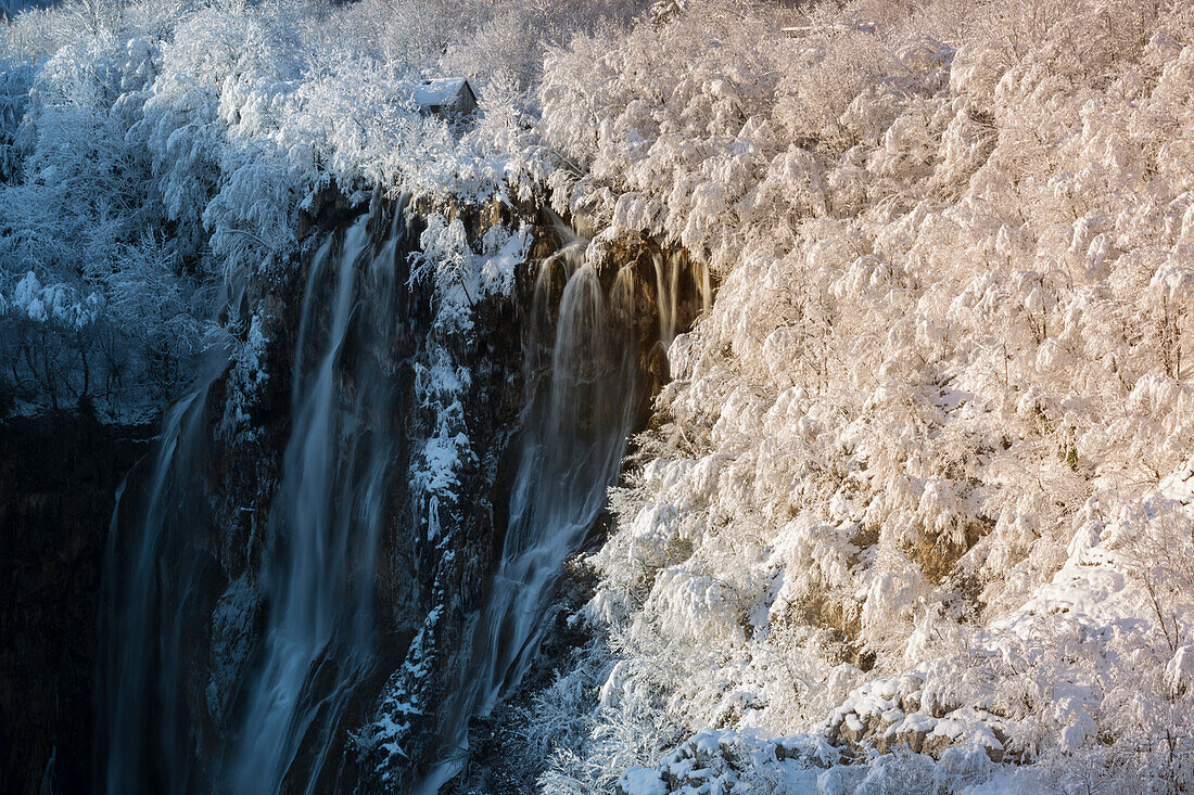 Veliki Slap waterfall of Plitvice Lakes National Park, Plitvicka Jezera, Lika and Senj County, Croatia