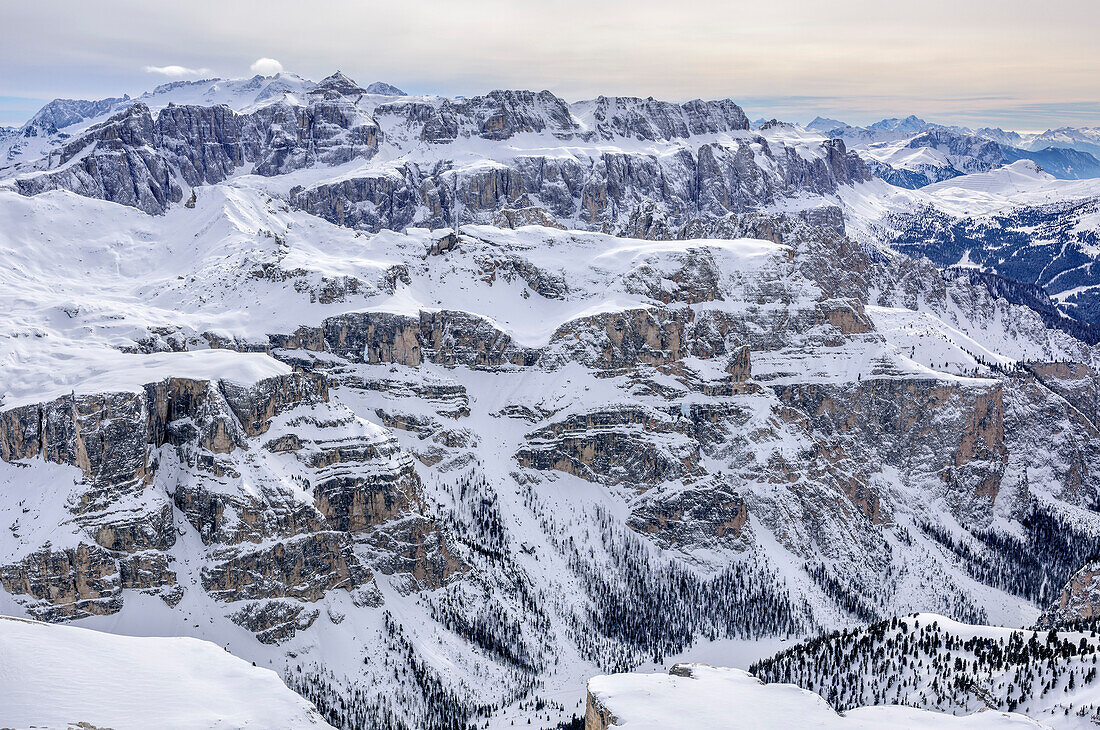 Plateau of Puez range and Sella range, Puezspitze, Natural Park Puez-Geisler, UNESCO world heritage site Dolomites, Dolomites, South Tyrol, Italy