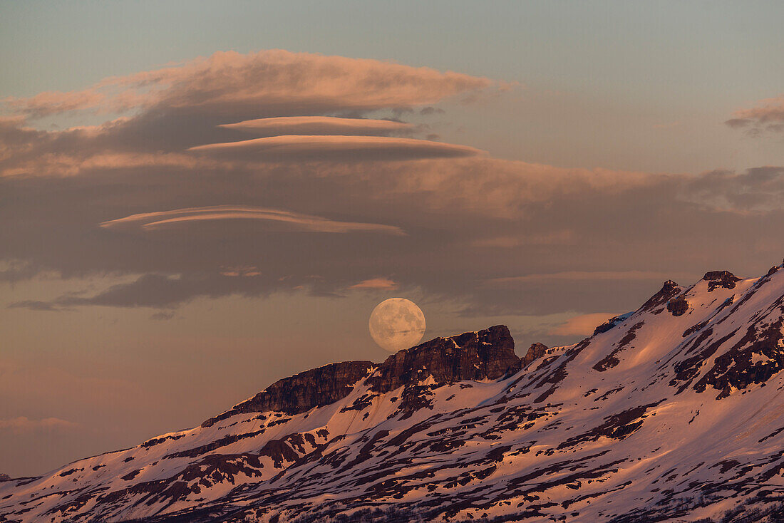 Vollmond  bei Engenes, Andorja, Norwegen