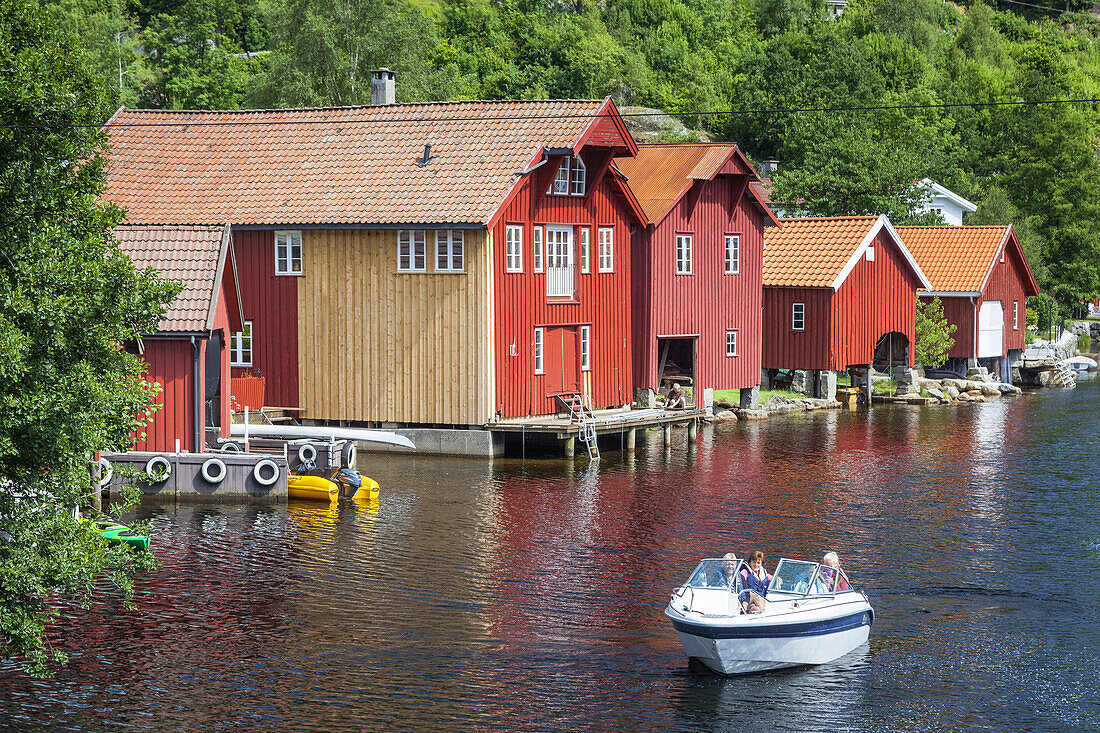 Bootshütten in Feda am Fedafjord, Vest-Agder, Sørlandet, Südnorwegen, Norwegen, Skandinavien, Nordeuropa, Europa