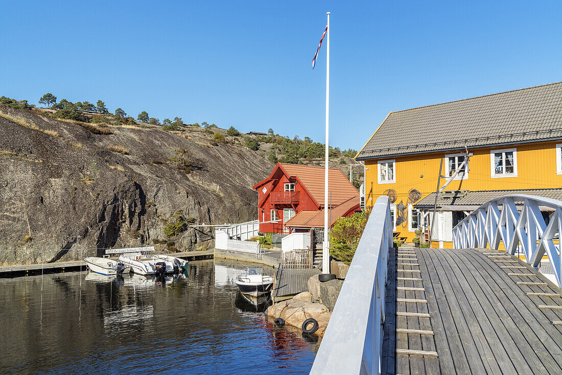 Houses in Gjeving in the skerries, Aust-Agder, Sørlandet, Southern Norway, Norway, Scandinavia, Northern Europe, Europe