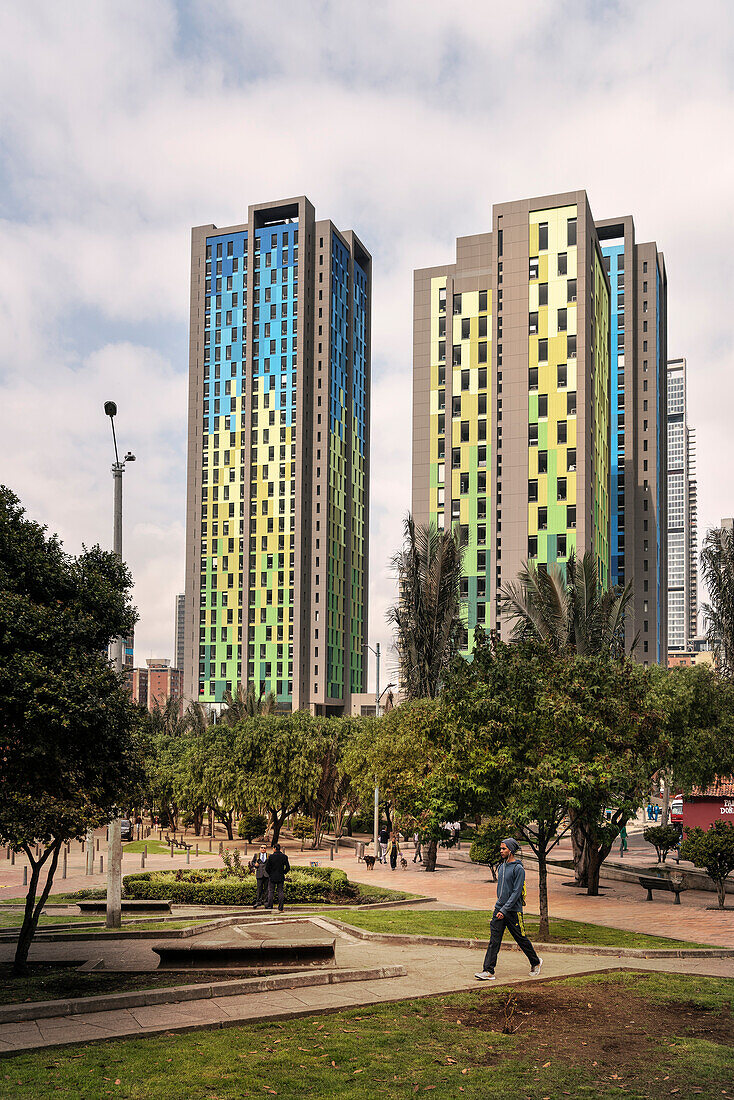 bunte Hochhäuser im Zentrum von Hauptstadt Bogota, Departmento Cundinamarca, Kolumbien, Südamerika