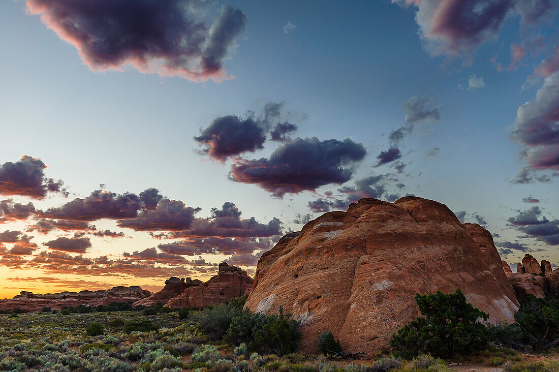 sunrise in Arches National Parc, Utah, USA