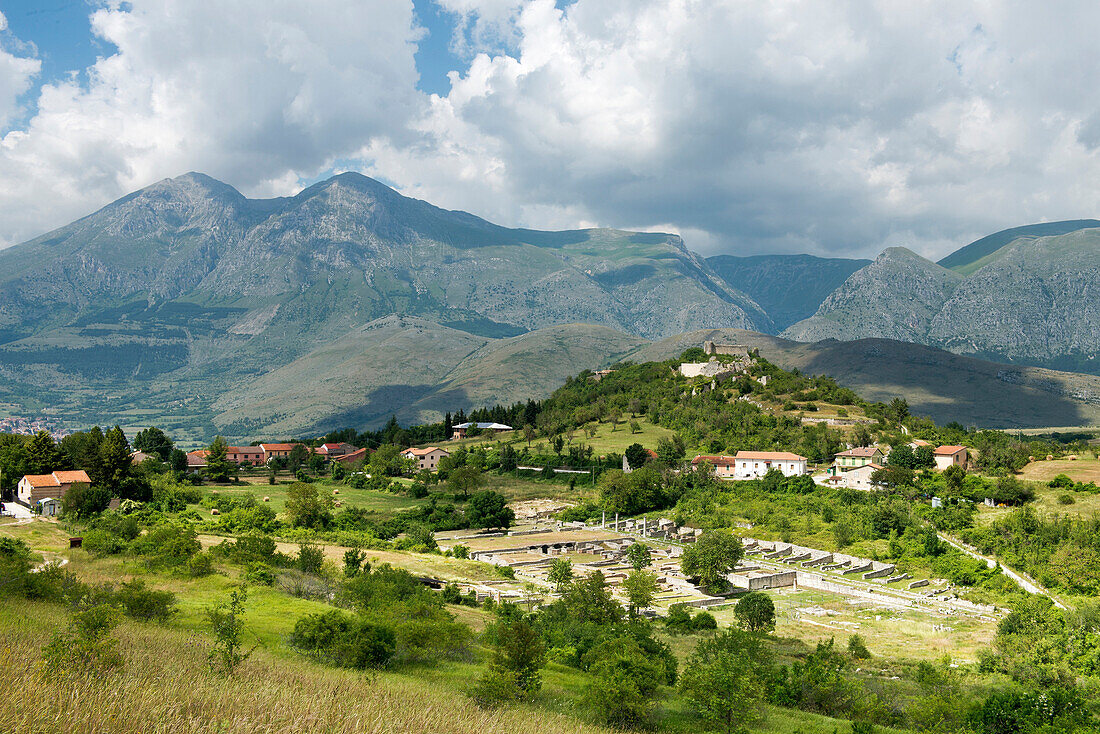 The ruins of the Roman settlement Alba Fucens