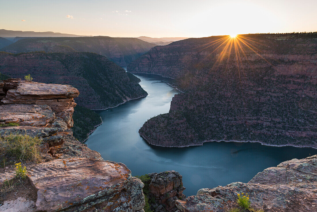 Sonnenuntergang am Red River in der  Flaming Gorge National Recreation Area, Utah, USA