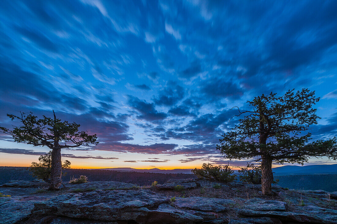 Sonnenaufgang in der Flaming Gorge National Recreation Area, Utah, USA