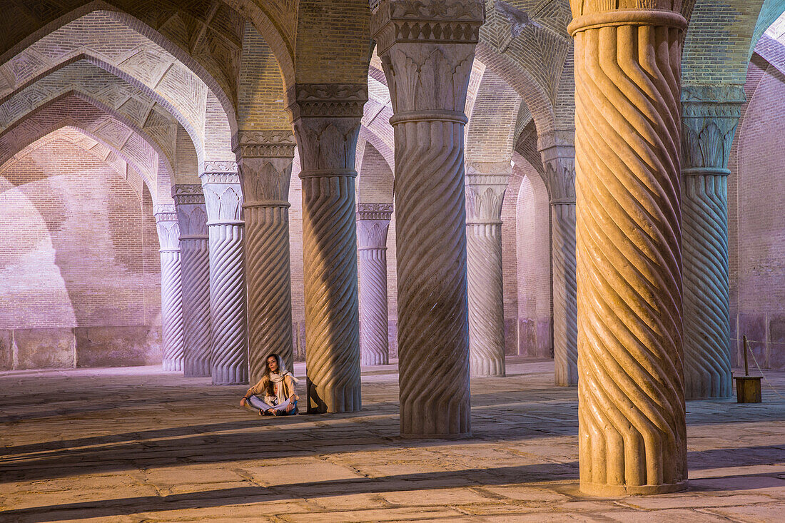 Vakil-Moschee nachts in Shiraz, Iran, Asien