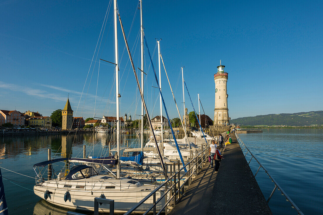 Hafen mit Leuchtturm, Lindau, Bodensee, Bayern, Deutschland