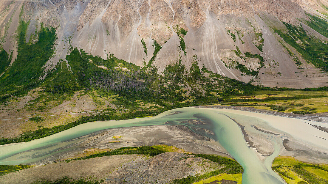 Flußbett aus der Vogelperspektive im Kluane Nationalpark, Yukon, Kanada