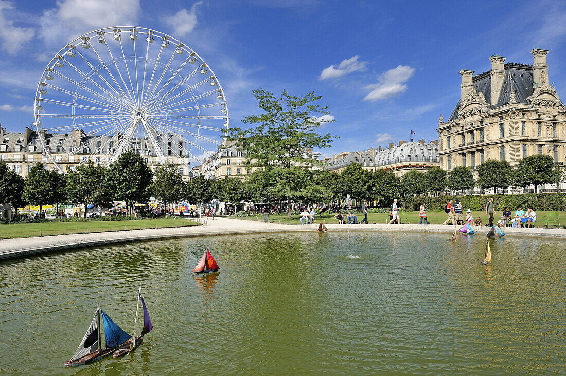 France, Paris, Tuileries Garden, pond