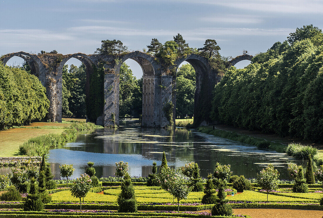 France, Centre Val de Loire, Eure et Loir, aqueduct bridge and gardens of the Chateau de Maintenon
