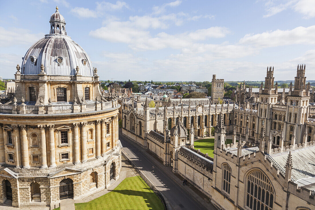 England, Oxfordshire, Oxford, All Souls College and Radcliffe Camera