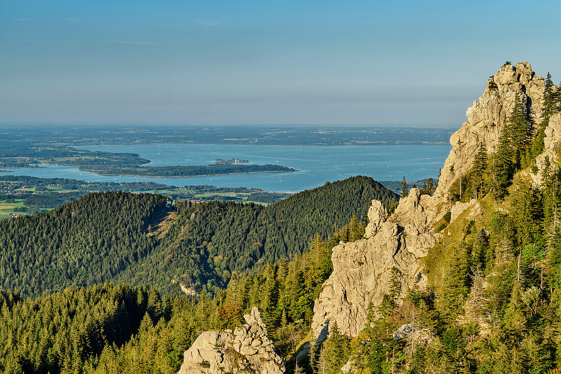 Rock towers with Lake Chiemsee in the background, high-ries, Chiemgau Alps, Chiemgau, Upper Bavaria, Bavaria, Germany