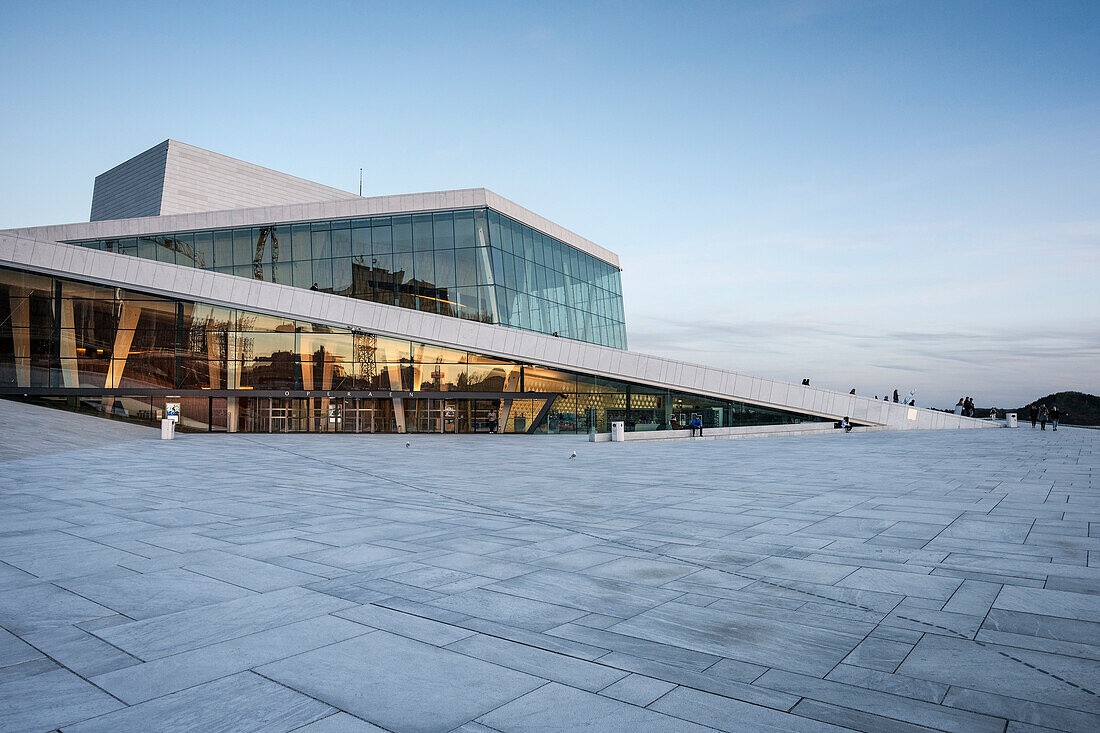 the New Opera House in Oslo at dusk, Norway, Scandinavia, Europe