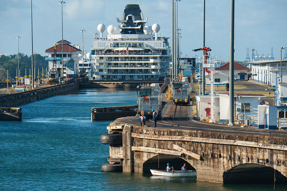 The Celebrity Infinity (Celebrity Cruises) is gradually lowered in Gatun Locks on the eastern end of the Panama Canal, Cristobal, Panama, Central America