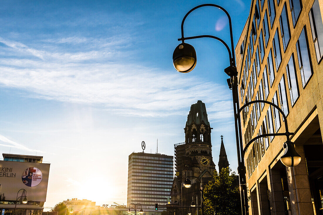 Sonnenaufgang, Europacenter, Kaiser-Wilhelm-Gedächtnis-Kirche, Breitscheitplatz, Berlin, Deutschland