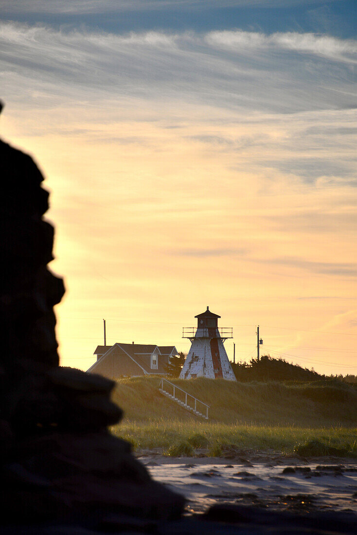 Leuchtturm bei French River an den Tea Cup Rocks, Queens an der Nordküste, Prince Edward Island, Ost Kanada