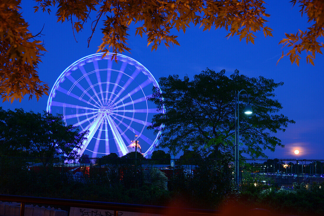 Blick zum Riesenrad am Hafen, Montreal, Quebec, Ost Kanada