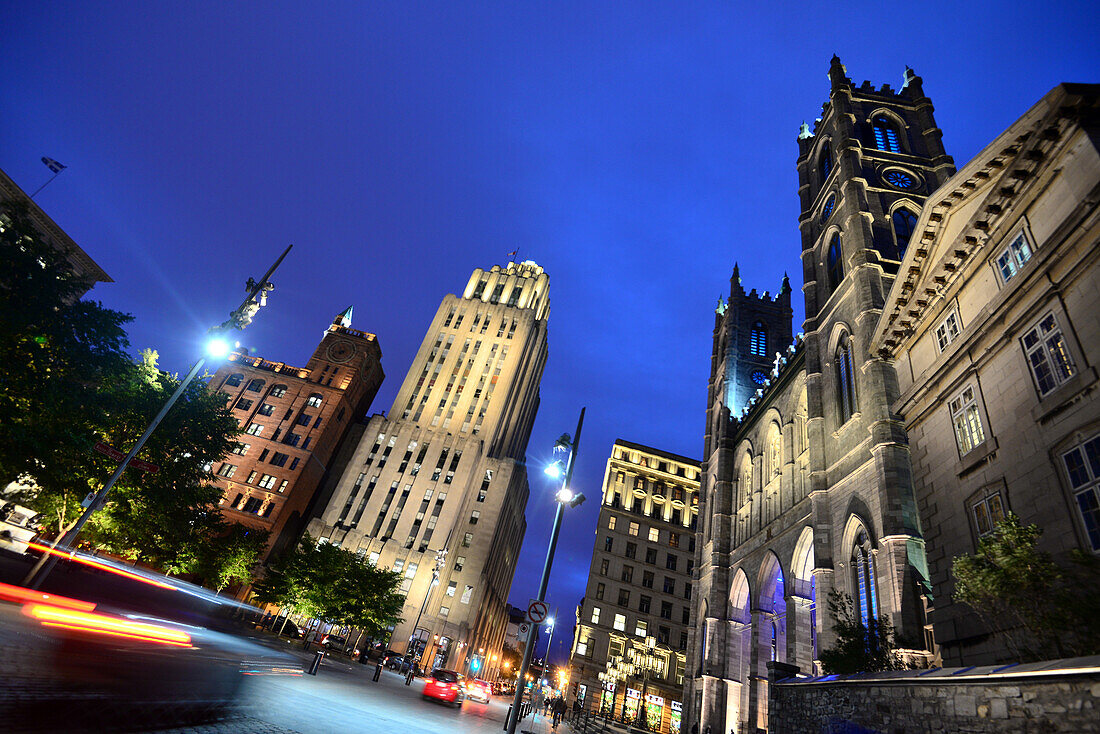 Basilique Notre-Dame at Place d´Armes, Montreal, Quebec, Canada