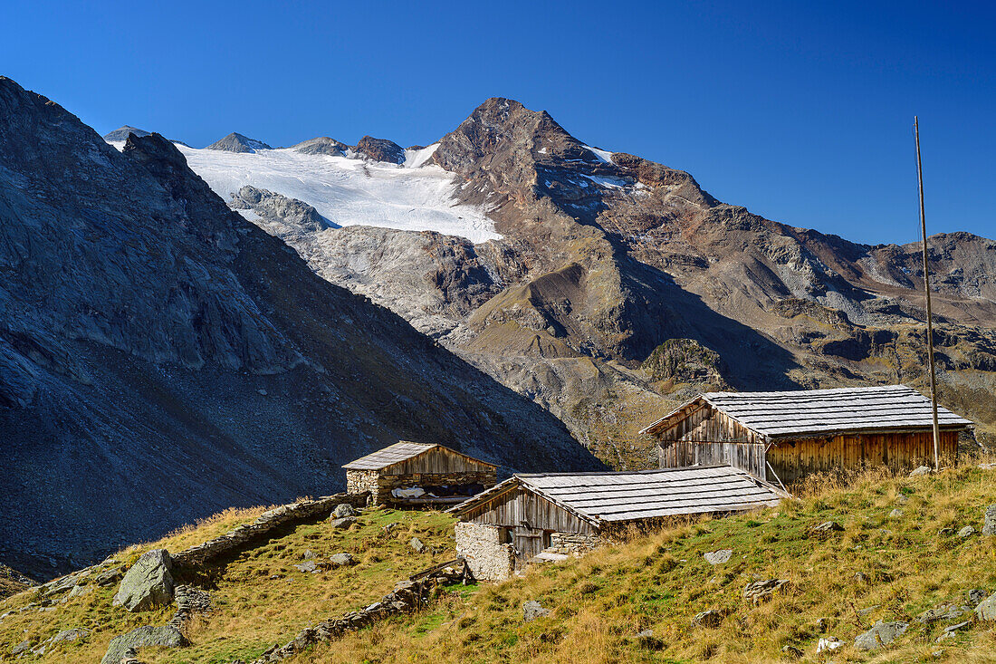 Schneebiger Nock above alpine hut Ursprungsalm, valley of Reinbachtal, Rieserferner Group, South Tyrol, Italy