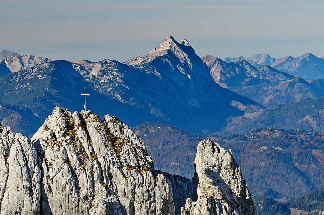 Cross on summit of Christaturm with Guffert in background, from Hintere Goinger Halt, Wilder Kaiser, Kaiser range, Tyrol, Austria
