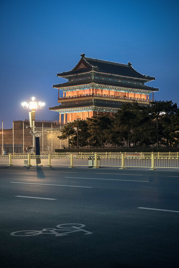 Zheng Yang Men Gate bei Nacht, Platz des Himmlischen Friedens, Peking, China, Asien