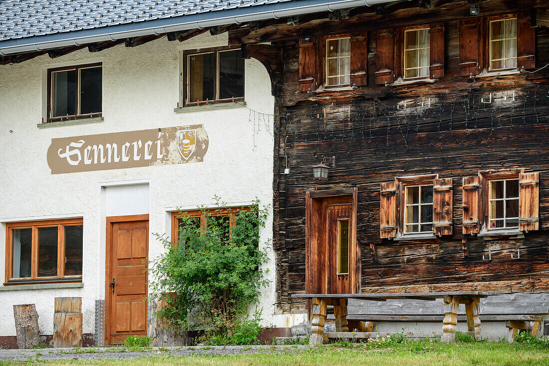 Alte Sennerei in Warth, Warth, Lechweg, Lechtal, Tirol, Österreich