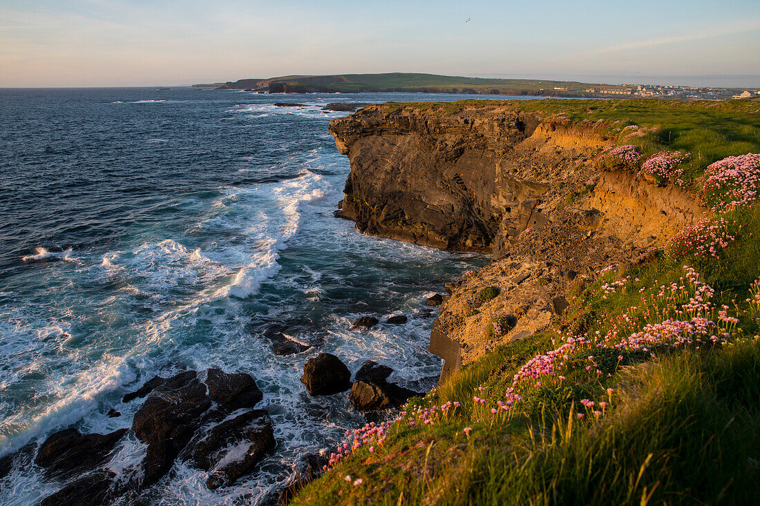 Sunset over the Cliffs of Kilkee and the Atlantic Ocean, Kilkee, County Clare, Ireland, Europe