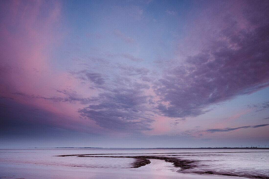 Wattenmeer, Priel, Abenddämmerung, Jadebusen, Nordsee, Wilhelmshaven, Niedersachsen, Deutschland, Europa