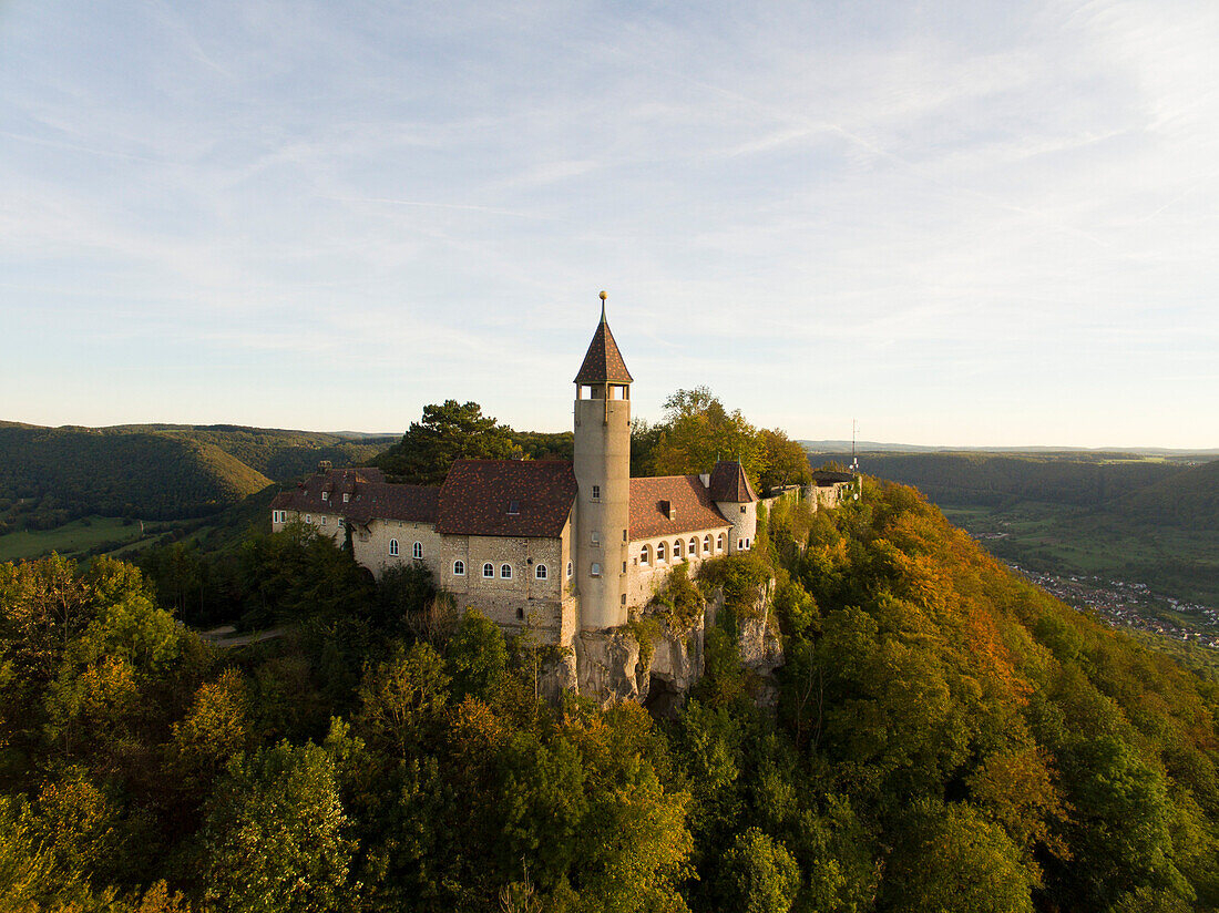 Burgruine Burg Teck, Owen, Albtrauf, Schwäbische Alb, Baden-Württemberg, Deutschland (Genehmigung für Überflug vorhanden)