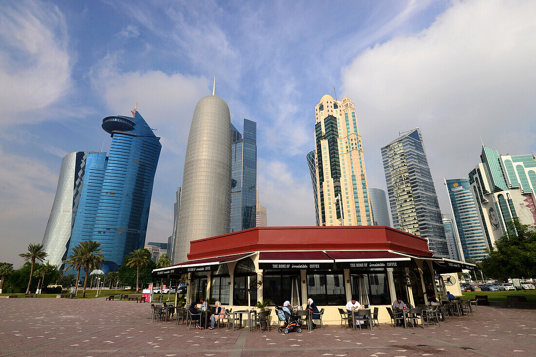 Hochhausbezirk an der nördlichen Corniche, Doha, Katar