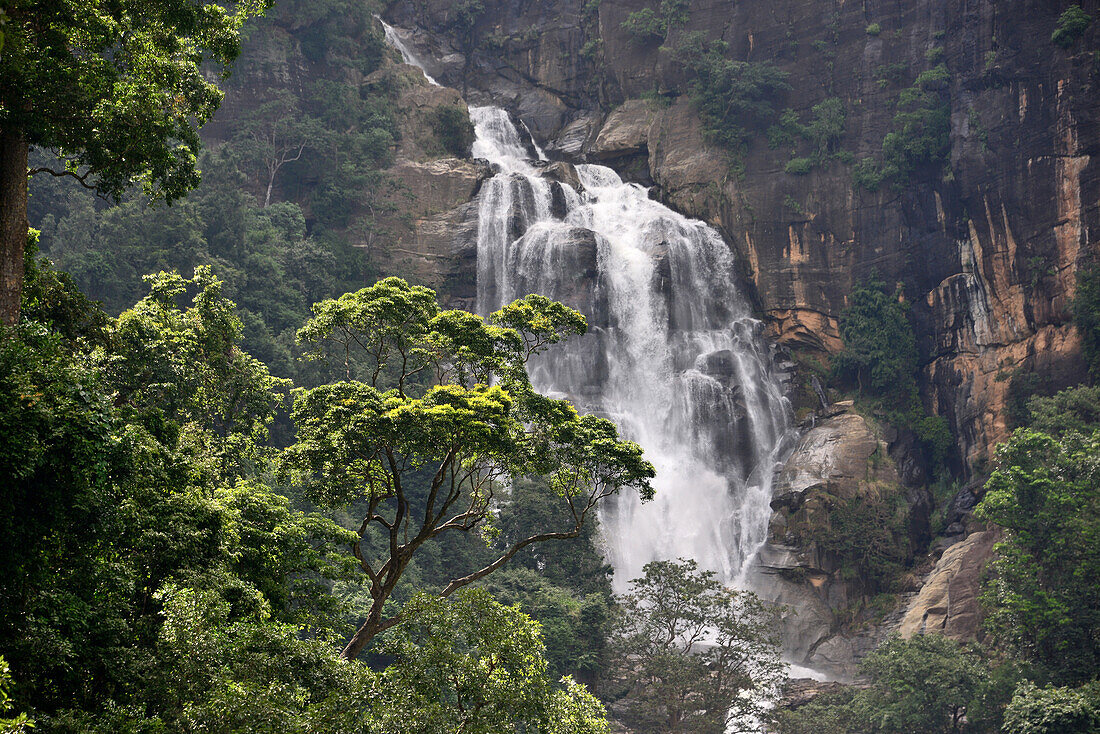 Ravana Wasserfälle bei Ella, Südliches Bergland, Sri Lanka