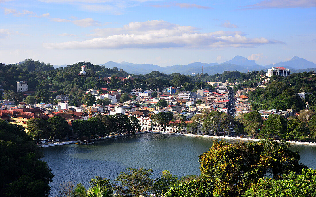 Blick auf Kandy im Bergland, Sri Lanka