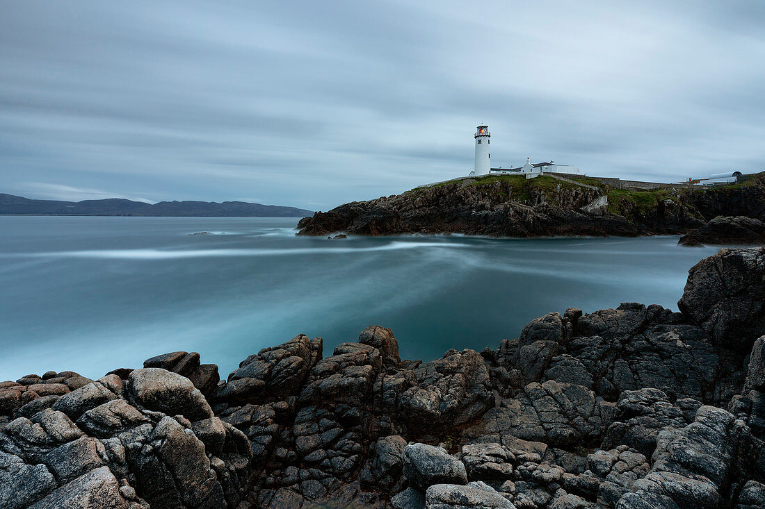 Sonnenuntergang am Fanad Head Lighthouse, Land Donegal, Provinz Ulster, Nordwesten Irlands, Irland