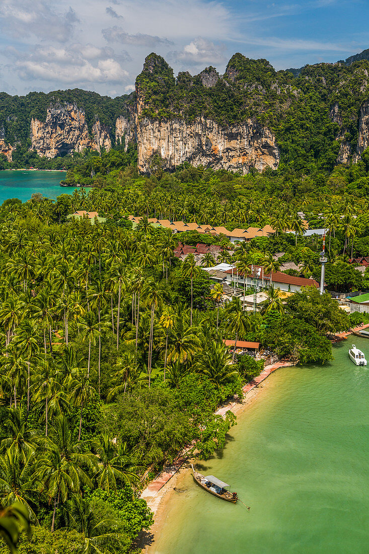 Küstenlinie in Ost-Railay, Thailand