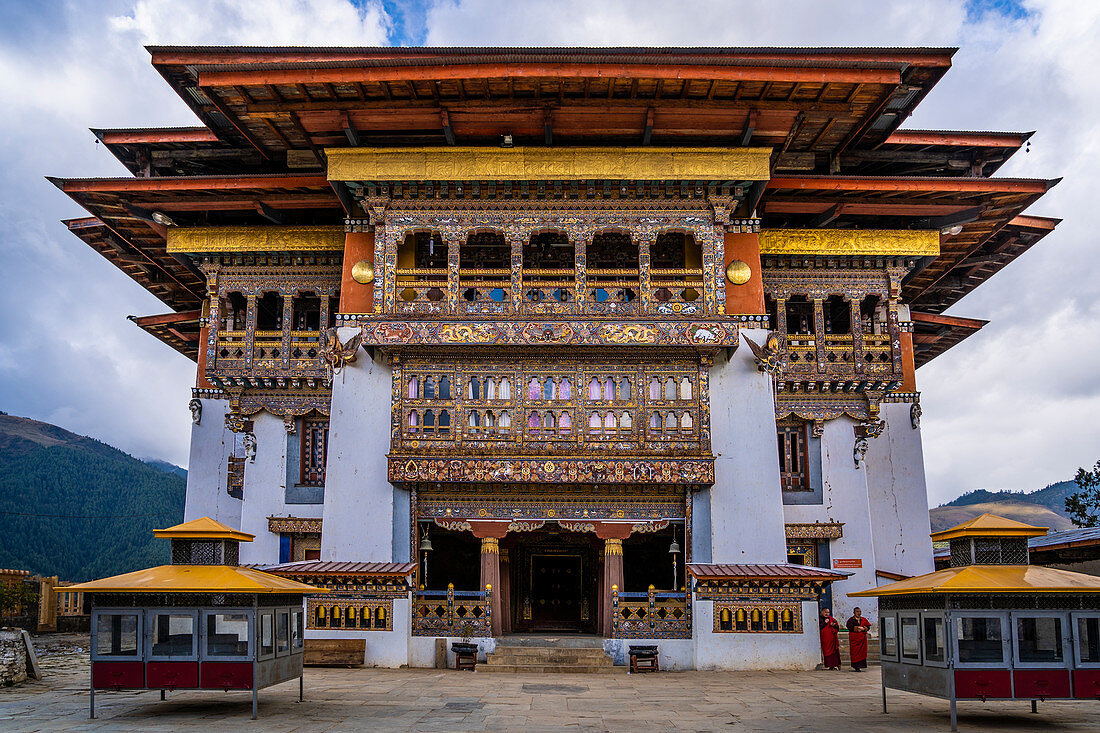 Gangteng Monastery generally known as Gangtey Gonpa or Gangtey Monastery.  Wangdue Phodrang District, Bhutan, Himalayan Country, Himalayas, Asia, Asian.