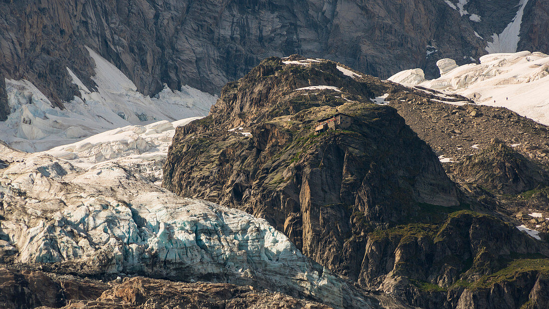 Boccalatte-Piolti hut and Planpincieux glacier in Val Ferret,Gran Jorasses massif, Mont Blanc massif, Aosta province, Aosta Valley, Alps, Italy, Europe