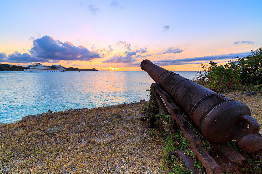 Old cannon, Fort James, St. Johns, Antigua, Antigua and Barbuda, Caribbean, Leeward Islands, West Indies