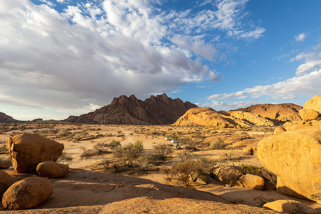 Die kahlen Granitspitzen von Spitzkoppe, Damaraland, Namibia, Afrika