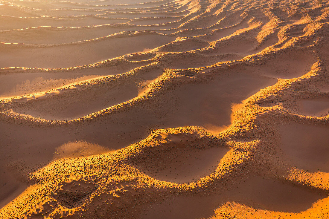Die Sossusvlei-Wüste bei Sonnenuntergang, Nationalpark Namib Naukluft, Namibia, Afrika