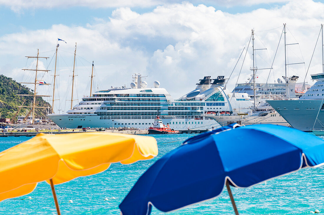 Beach, cruise ships, Philipsburg, St. Martin, Caribbean, Lesser Antilles