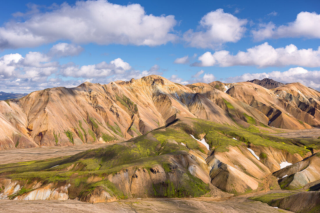 Das vulkanische Gestein der Rhyolithberge, im Gebiet Landmannalaugar, Island, Europa