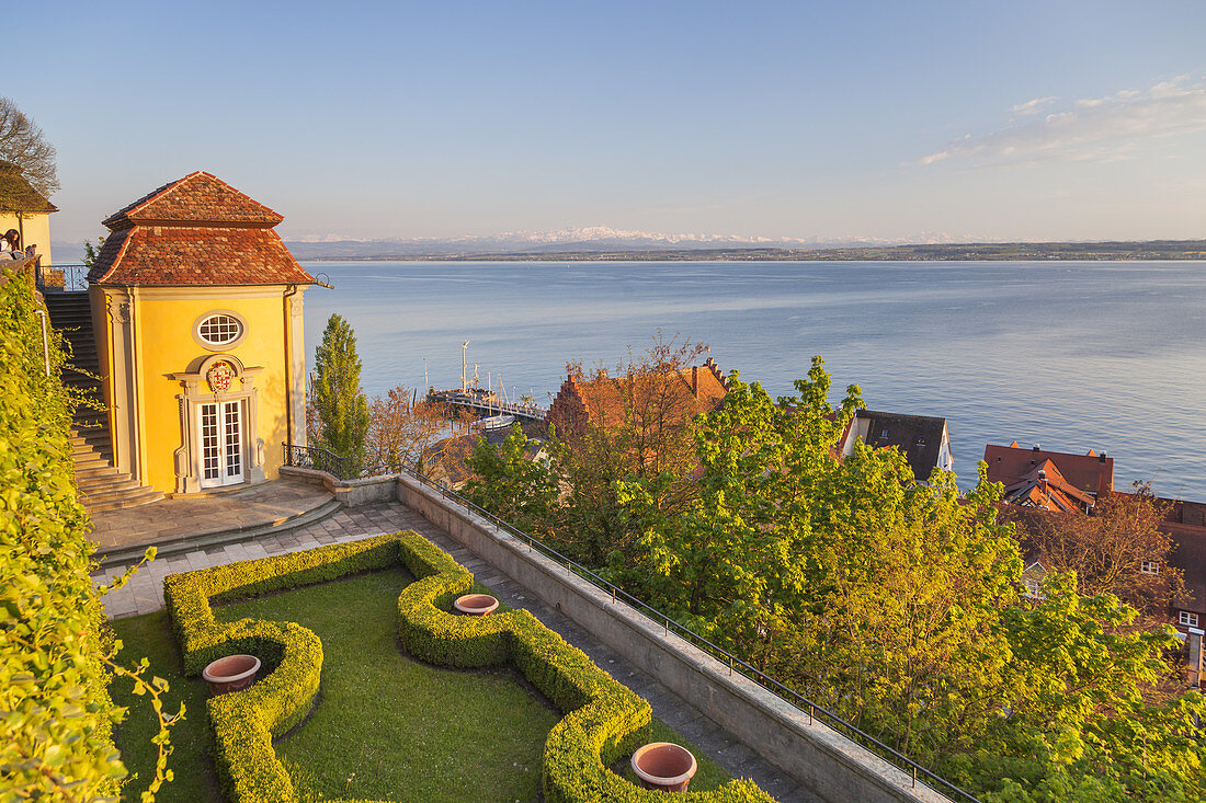View over the New Castle in Meersburg and lake Constance, Baden, Baden-Wuerttemberg, South Germany, Germany, Central Europe, Europe