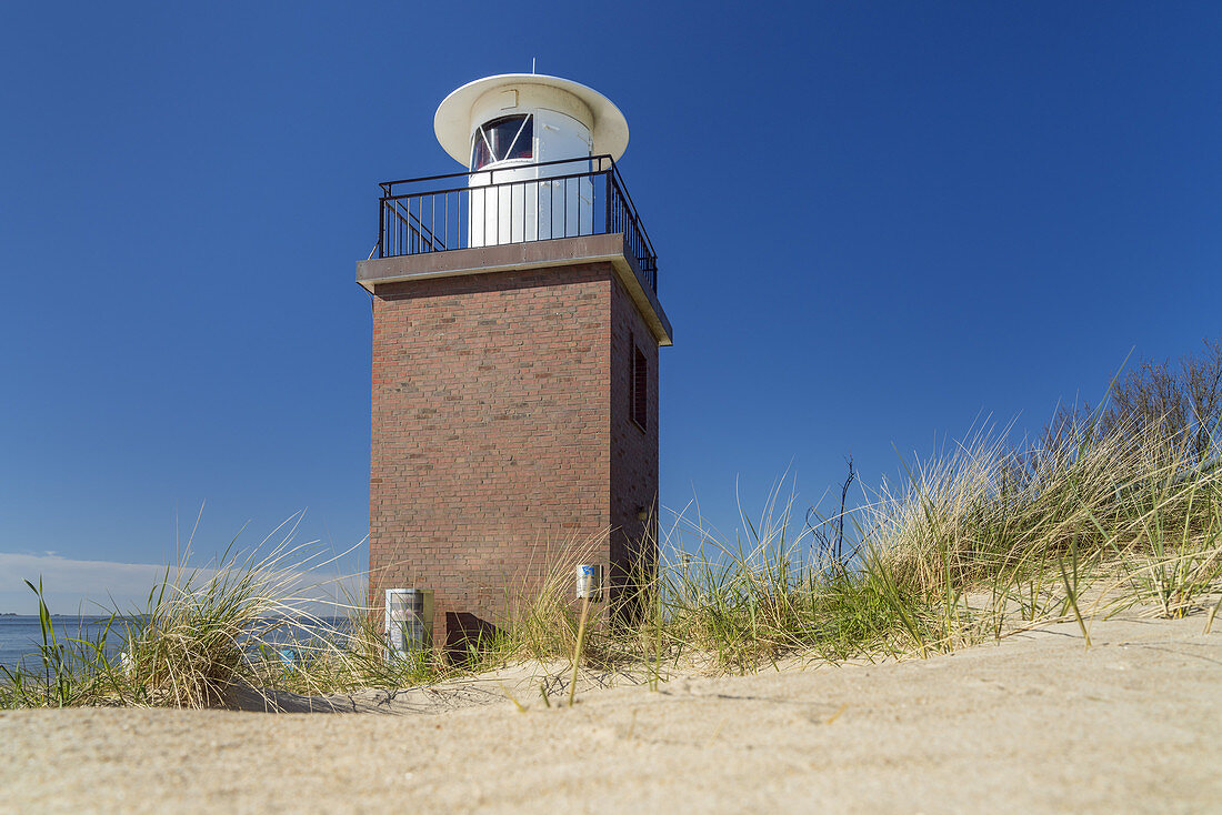 Leuchtturm Olhörn am Strand, Wyk, Insel Föhr, Nordfriesische Inseln, Schleswig-Holstein, Norddeutschland, Deutschland, Europa