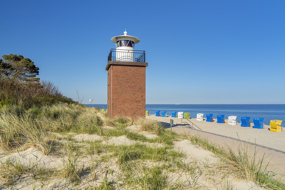 Lighthouse Olhörn at the beach, Wyk, North Frisian Island Föhr, North Sea, Schleswig-Holstein, Northern Germany, Germany, Europe