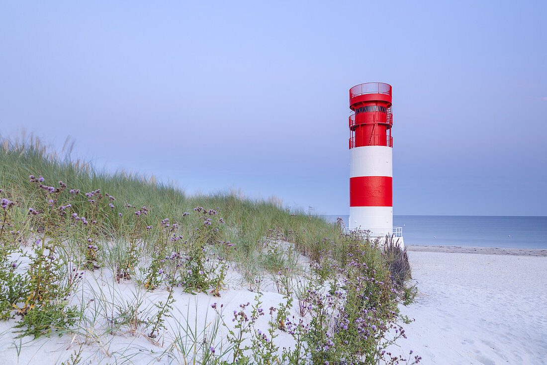 Lighthouse on the beach on the North Sea island Helgoland, Schleswig-Holstein, Northern Germany, Germany, Europe