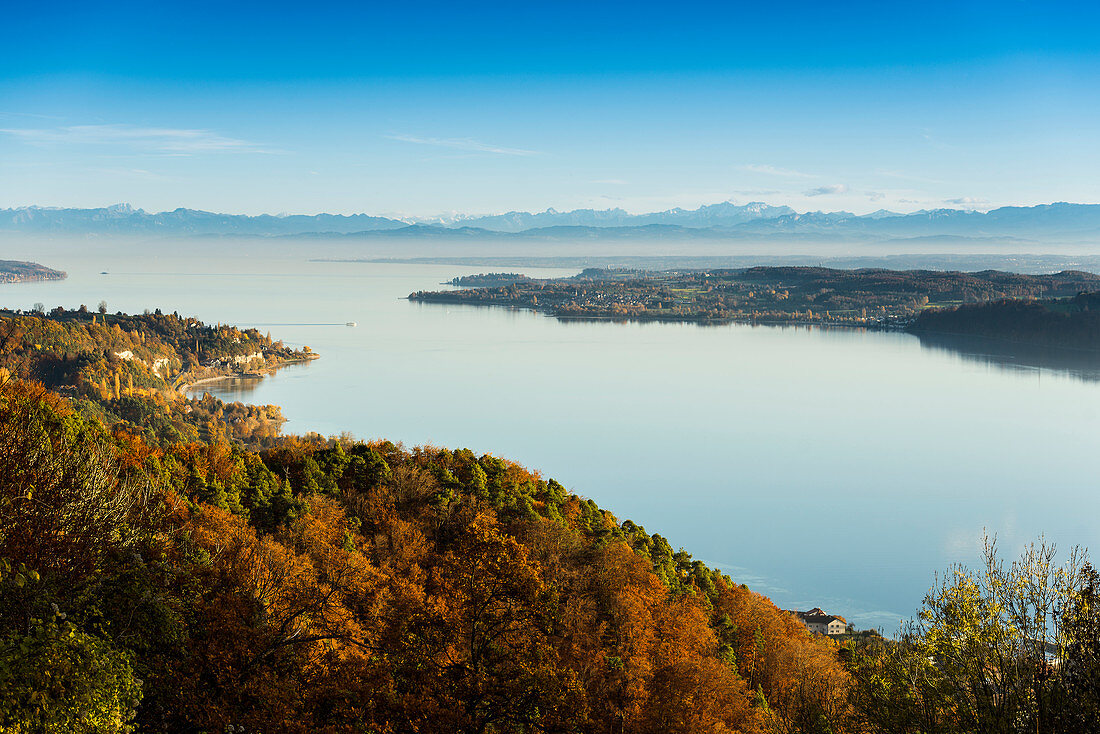 Lake Überlingen near Sipplingen in autumn, view from Haldenhof, Überlingen, Lake Constance, Baden-Württemberg, Germany